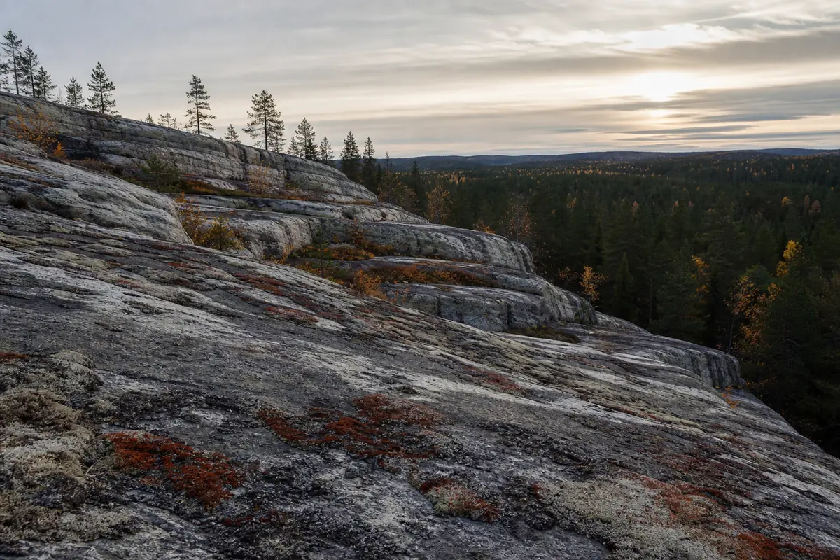 A granite ridge in Karelia — field practice after the Hutta Block of cosmoenergetics